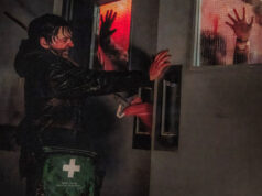 รีวิว Resident Evil ฉบับคิดใหม่ทำใหม่ กลายเป็นความสยองขวัญปนฮาที่โคตรจะบันเทิง 10/10
